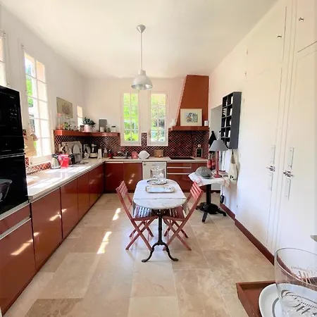 Des Orangers Villa *